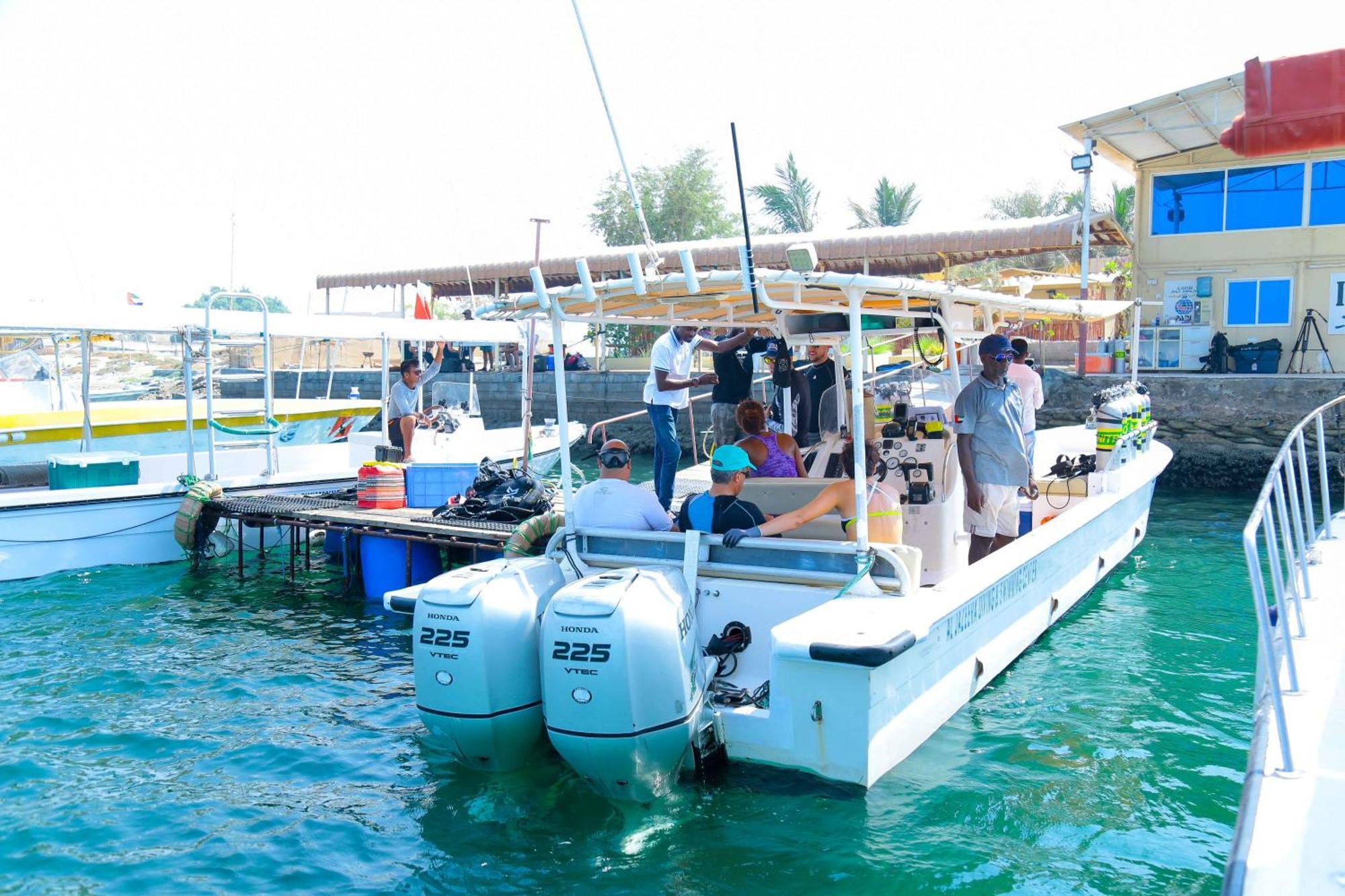 Divers Home Ras el Kaïmah Extérieur photo